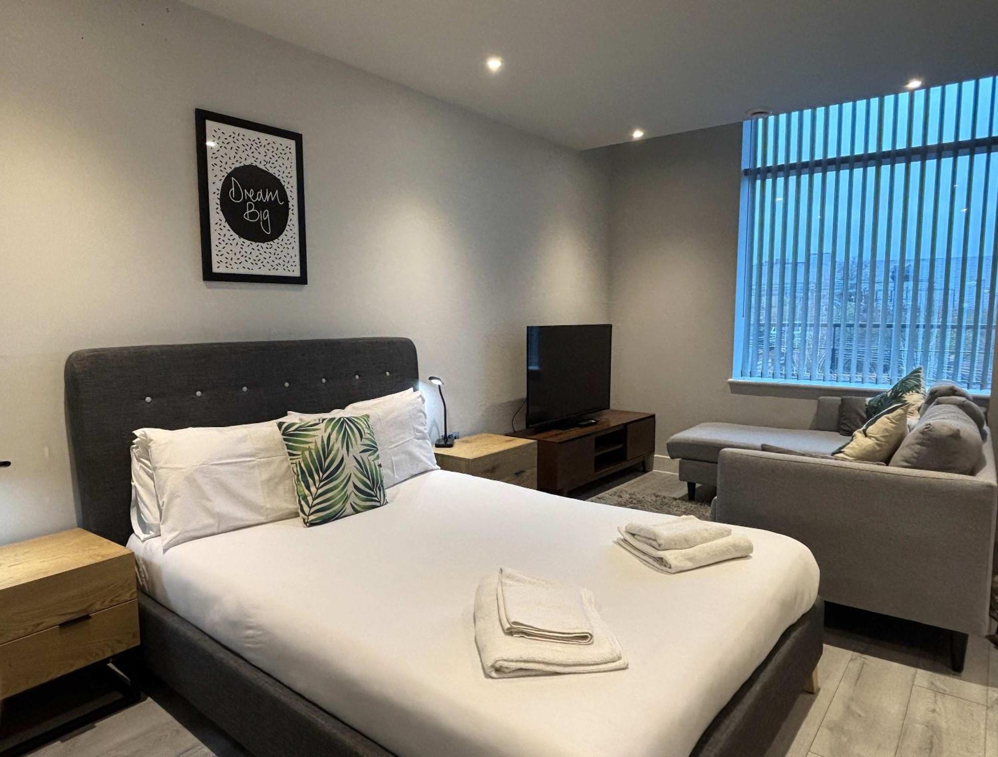 Modern Studio In Bracknell With Free Parking 外观 照片