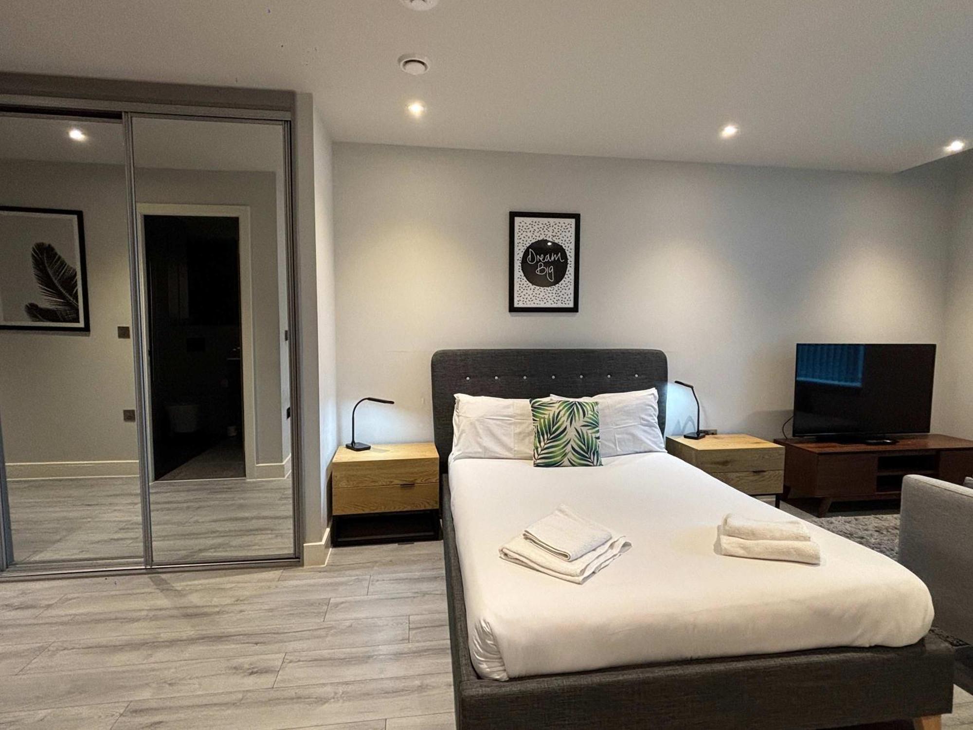 Modern Studio In Bracknell With Free Parking 外观 照片